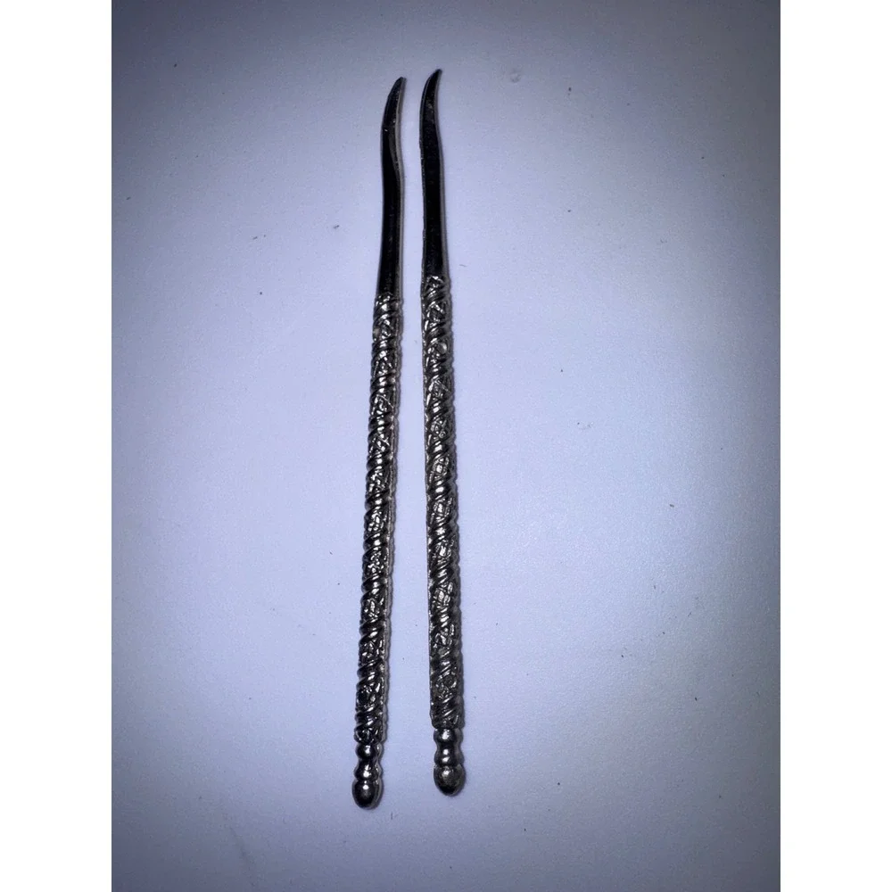 Vintage Silver Tone‎ Embossed Scroll Nut Picks Set of 2 Seafood Tools Victorian